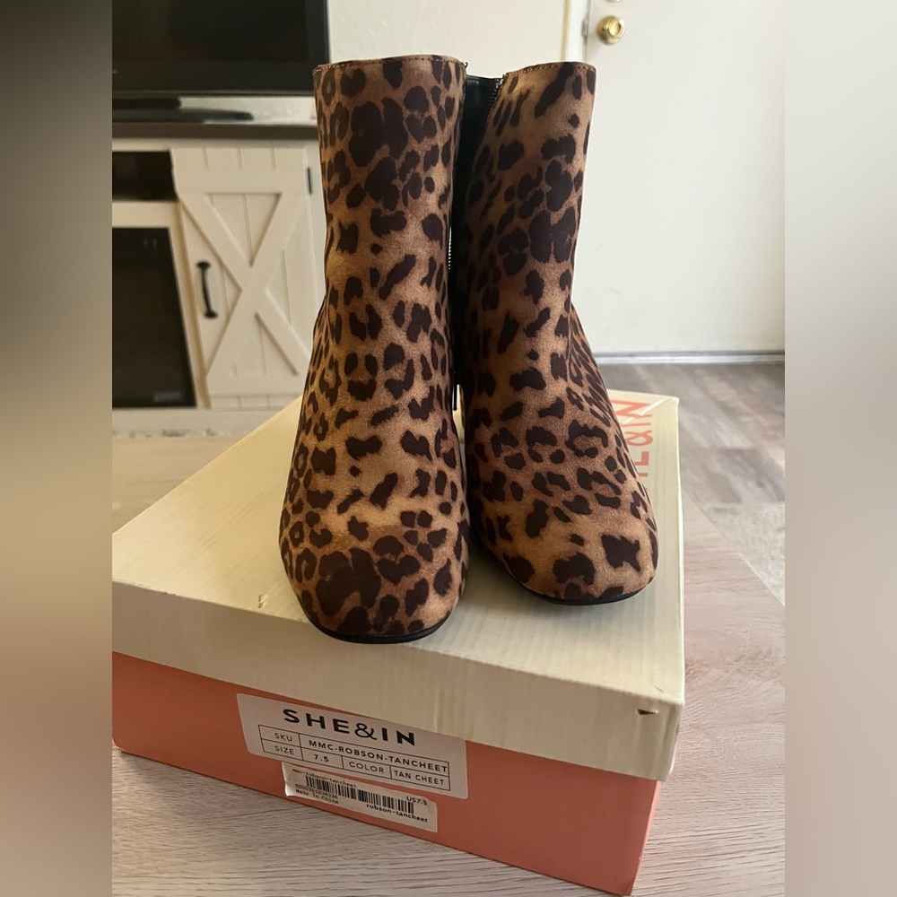 Cheetah booties - Picture 4 of 4